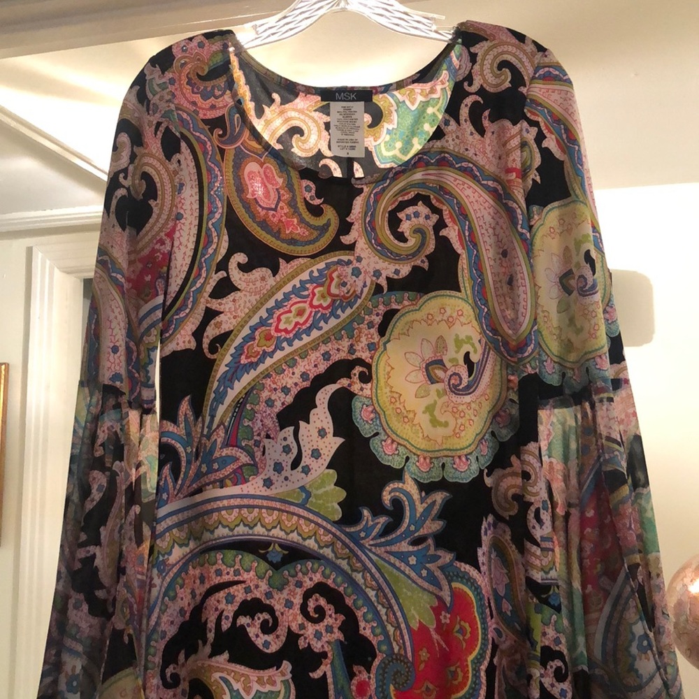 Knee length dress with bell sleeves